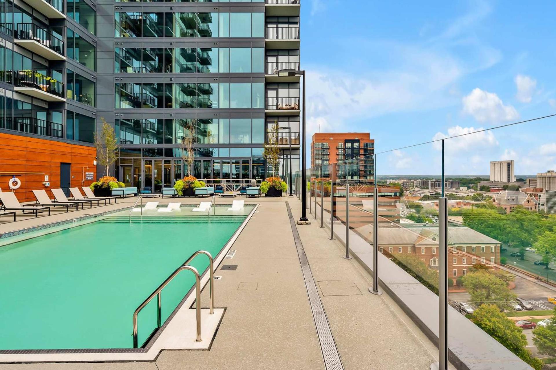 High-Rise Apt Raleigh Free Parking & Sunset View 1 Exterior foto