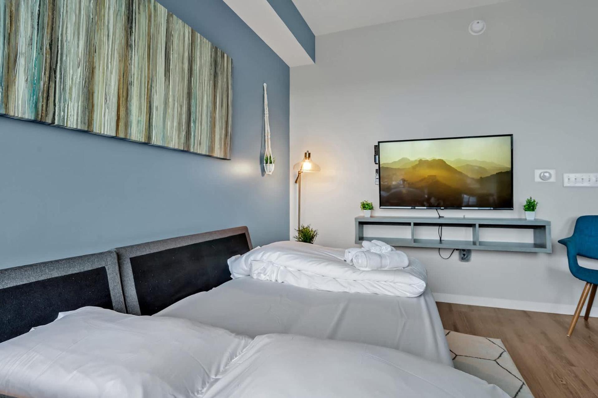 High-Rise Apt Raleigh Free Parking & Sunset View 1 Exterior foto