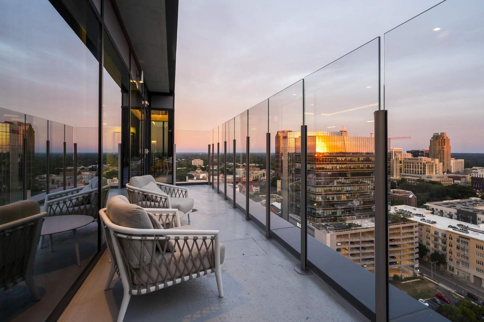High-Rise Apt Raleigh Free Parking & Sunset View 1 Exterior foto